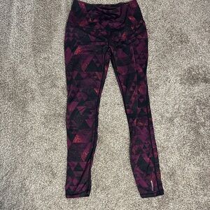 Stylish Women’s Geometric Leggings - Purple and Black